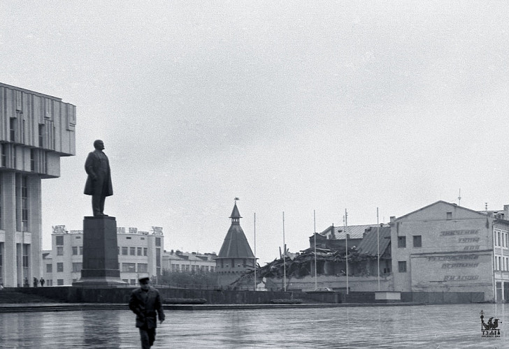 Monument to V. I. Lenin  фото 2