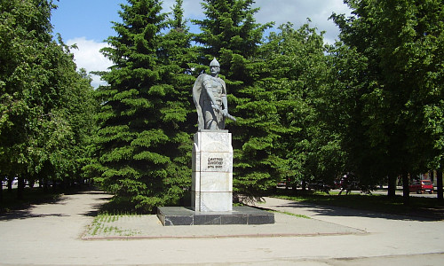The monument to Dmitry Donskoy, Novomoskovsk фото