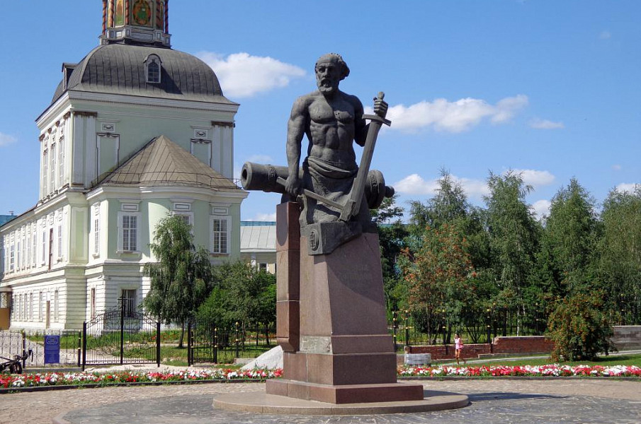 Monument to Nikita Demidov фото 1