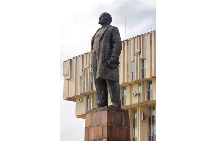 Monument to V. I. Lenin  фото 1