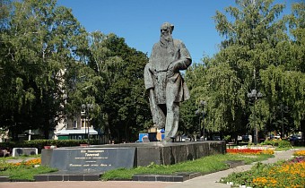 Monument to Leo Tolstoy