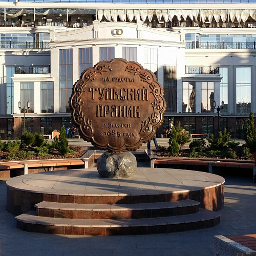 Monument to Tula Gingerbread фото