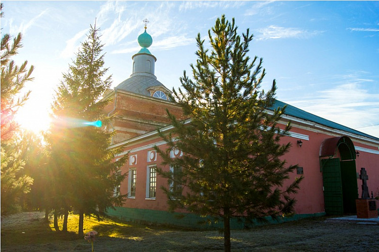 The Resurrection Church in Voskresenskoe village фото 1