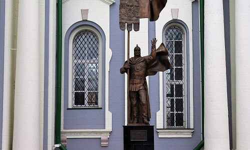 Monument to Dmitry Donskoy in Tula фото