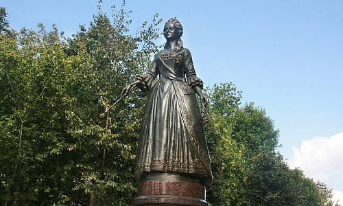 Monument to Catherine The Great фото