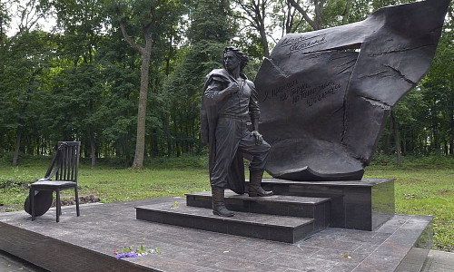 The Monument to Igor Talkov фото