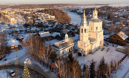 The Resurrection Church in Voskresenskoe village фото